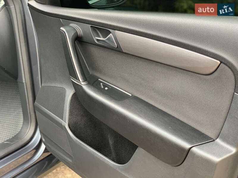 Универсал Volkswagen Passat 2011 в Львове