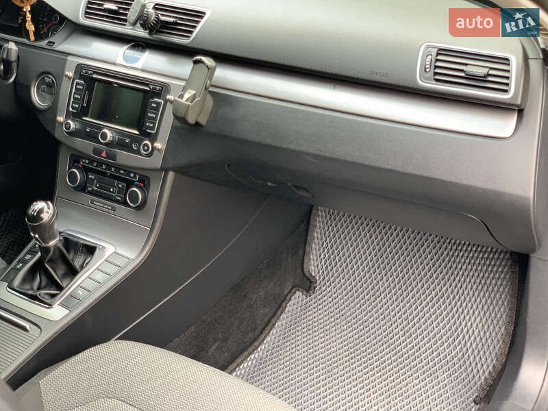 Универсал Volkswagen Passat 2011 в Львове