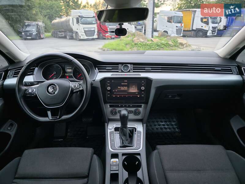 Универсал Volkswagen Passat 2015 в Львове фото 12 Универсал Volkswagen Passat 2015 в Львове