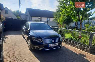 Седан Volkswagen Passat 2011 в Луцке