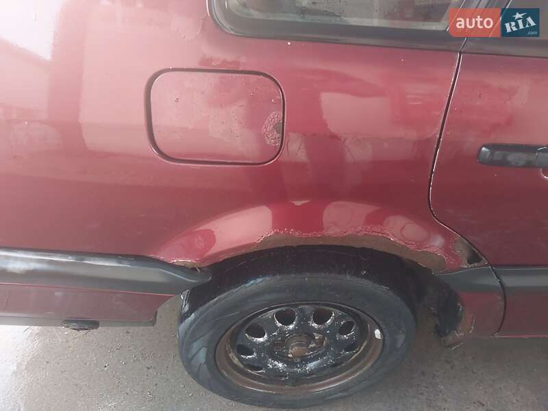 Седан Volkswagen Passat 1994 в Стрию