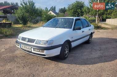 Седан Volkswagen Passat 1994 в Черкасах