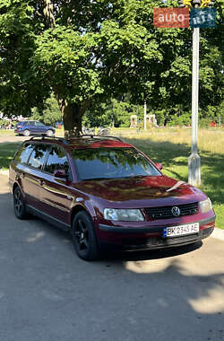 Универсал Volkswagen Passat 1999 в Ровно