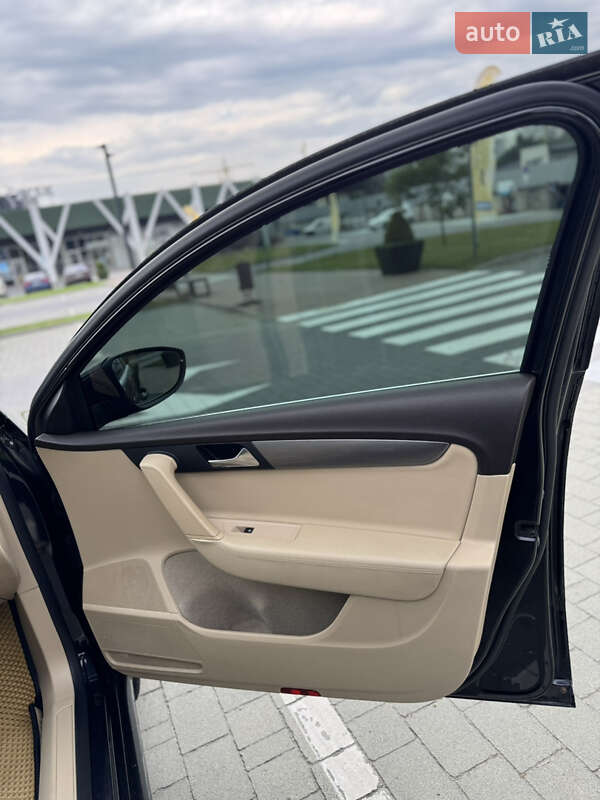 Універсал Volkswagen Passat 2011 в Хмельницькому