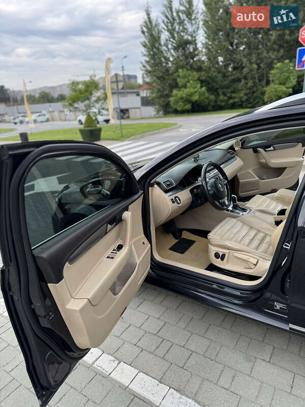 Універсал Volkswagen Passat 2011 в Хмельницькому