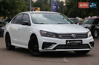 Седан Volkswagen Passat 2018 в Киеве