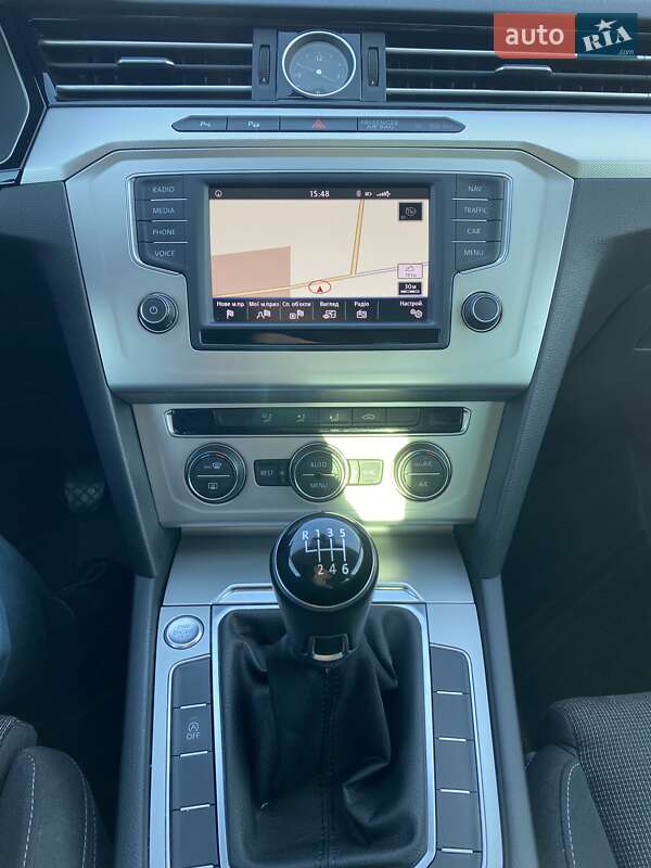 Універсал Volkswagen Passat 2016 в Луцьку