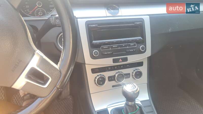 Універсал Volkswagen Passat 2012 в Тернополі