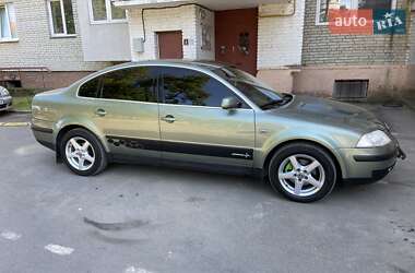Седан Volkswagen Passat 2000 в Самборе
