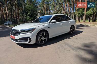 Седан Volkswagen Passat 2019 в Черкасах