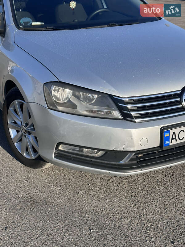 Універсал Volkswagen Passat 2012 в Луцьку