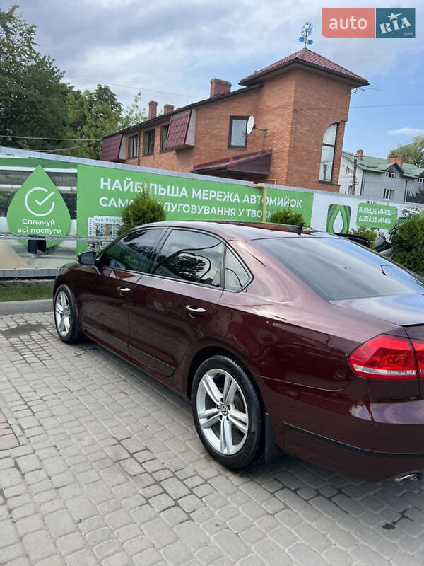 Седан Volkswagen Passat 2013 в Івано-Франківську