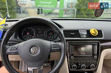 Седан Volkswagen Passat 2013 в Ивано-Франковске