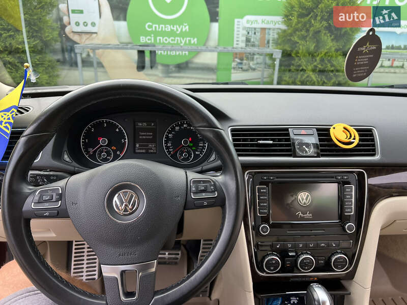 Седан Volkswagen Passat 2013 в Івано-Франківську