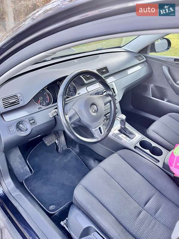 Універсал Volkswagen Passat 2010 в Києві