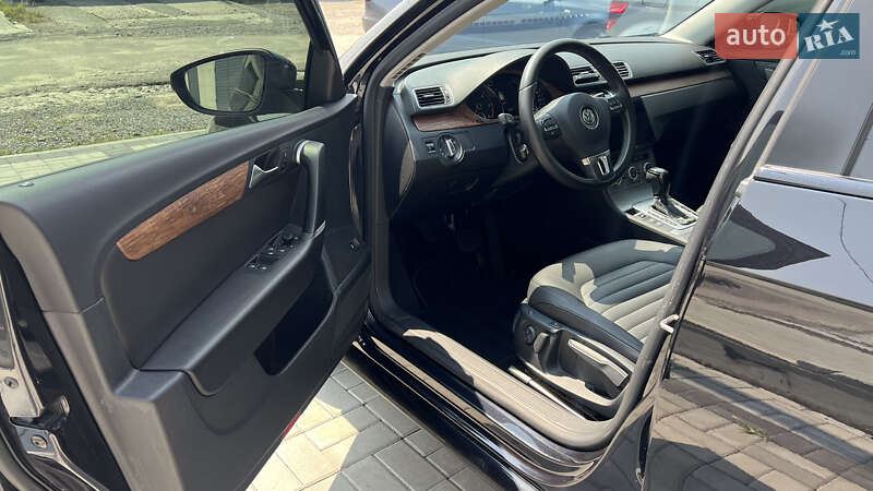Универсал Volkswagen Passat 2014 в Хмельницком