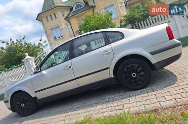 Седан Volkswagen Passat 1998 в Черновцах