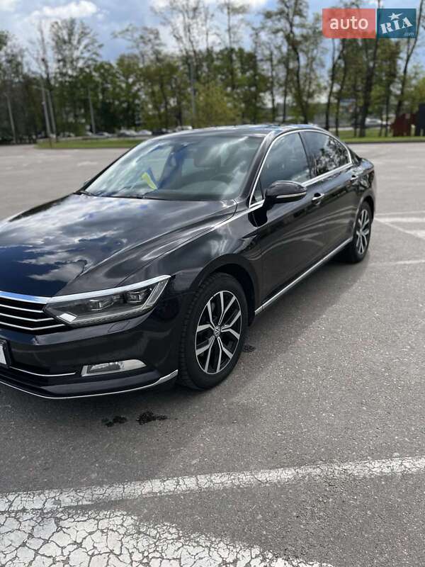 Седан Volkswagen Passat 2018 в Києві