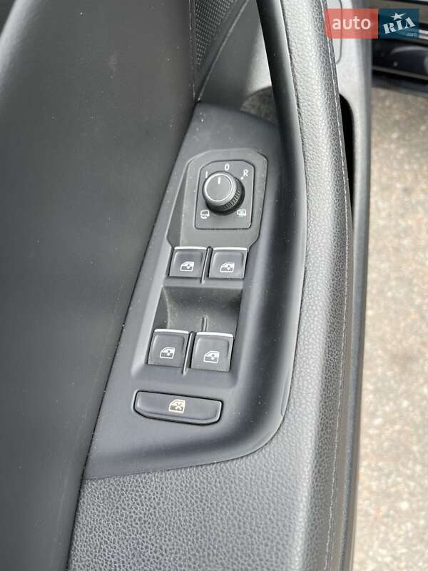 Седан Volkswagen Passat 2018 в Києві