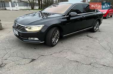 Седан Volkswagen Passat 2019 в Киеве