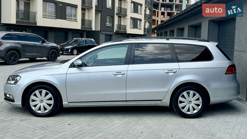 Универсал Volkswagen Passat 2011 в Ивано-Франковске