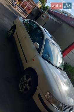 Седан Volkswagen Passat 1997 в Харькове