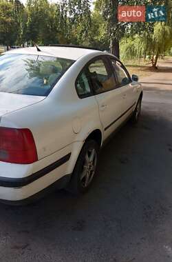 Седан Volkswagen Passat 1997 в 