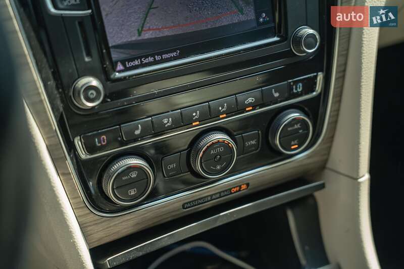 Седан Volkswagen Passat 2016 в Чернівцях фото 37 Седан Volkswagen Passat 2016 в Чернівцях