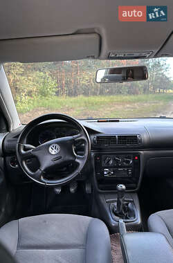 Седан Volkswagen Passat 2004 в 