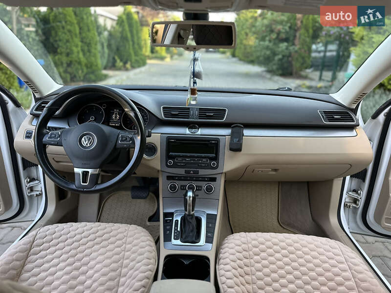 Седан Volkswagen Passat 2012 в Одессе