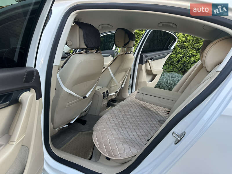 Седан Volkswagen Passat 2012 в Одессе