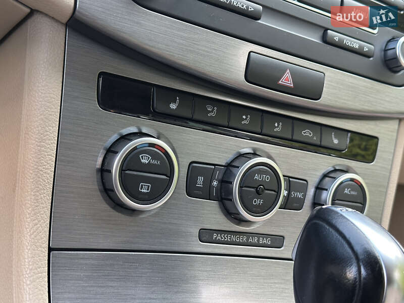 Седан Volkswagen Passat 2012 в Одессе