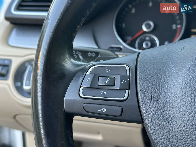 Седан Volkswagen Passat 2012 в Одессе