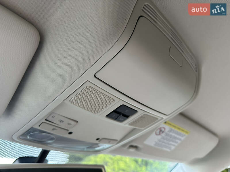 Седан Volkswagen Passat 2012 в Одессе