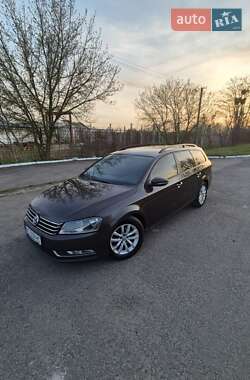 Універсал Volkswagen Passat 2014 в Львові