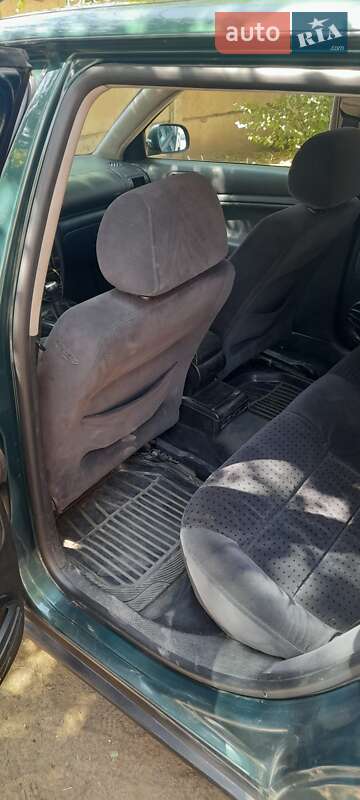 Универсал Volkswagen Passat 1999 в Покрове