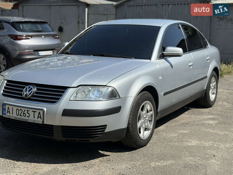 Седан Volkswagen Passat 2000 в Киеве