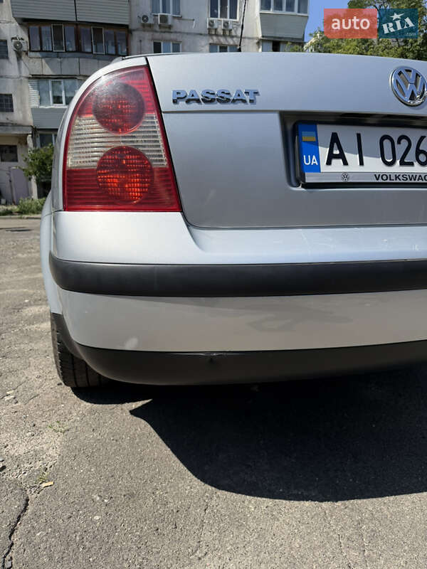 Седан Volkswagen Passat 2000 в Киеве