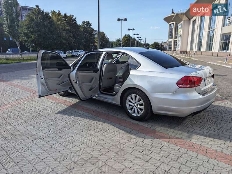 Седан Volkswagen Passat 2013 в Днепре фото 8 Седан Volkswagen Passat 2013 в Днепре