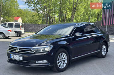 Седан Volkswagen Passat 2015 в Чернигове
