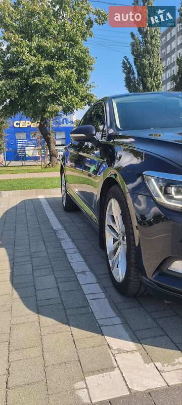 Седан Volkswagen Passat 2015 в Хмельницькому
