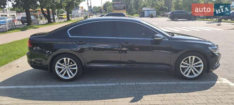 Седан Volkswagen Passat 2015 в Хмельницькому