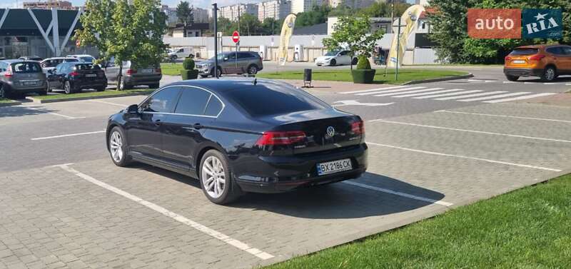 Седан Volkswagen Passat 2015 в Хмельницькому