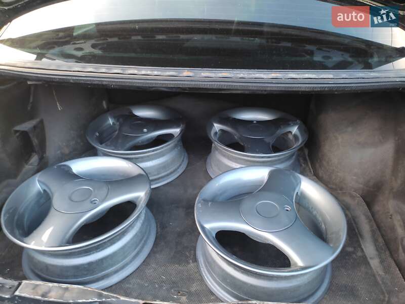 Седан Volkswagen Passat 1992 в Харькове