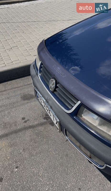 Седан Volkswagen Passat 1996 в Погребище