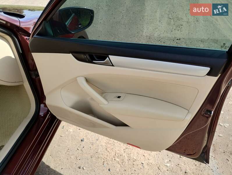 Седан Volkswagen Passat 2013 в Ахтырке