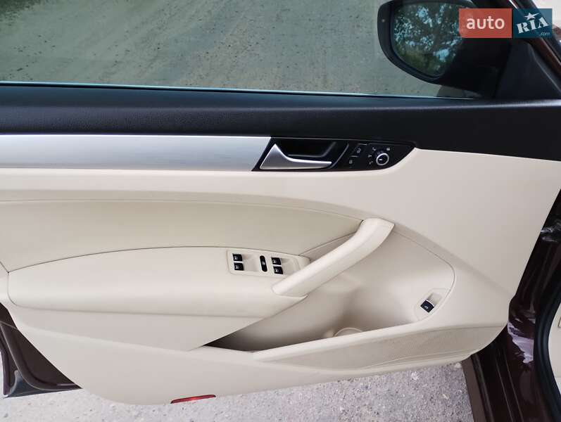 Седан Volkswagen Passat 2013 в Ахтырке