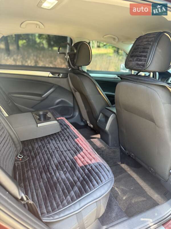 Седан Volkswagen Passat 2013 в Глухове