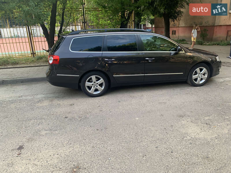 Универсал Volkswagen Passat 2010 в Львове