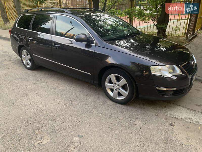Универсал Volkswagen Passat 2010 в Львове